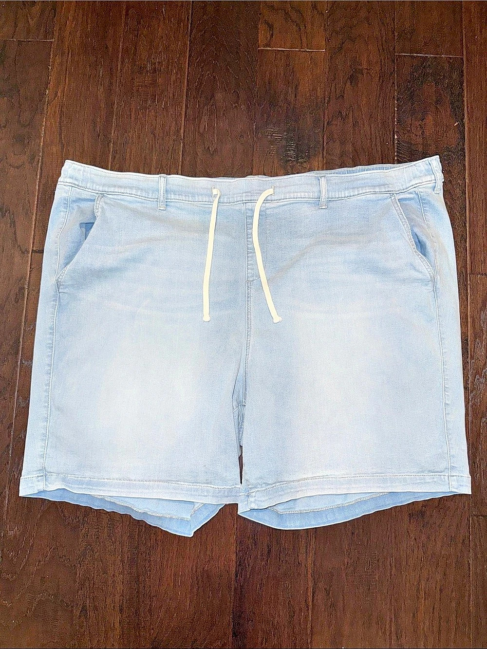 TORRID Weekend Mid-Rise Short Women's Denim Bermuda Shorts Size 6x